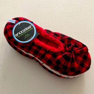 NWT Snoozies Foot Slipper